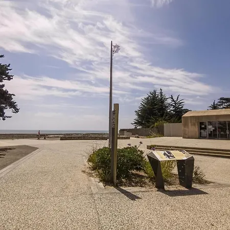 3 Bedroom Lovely In Jard-sur-Mer