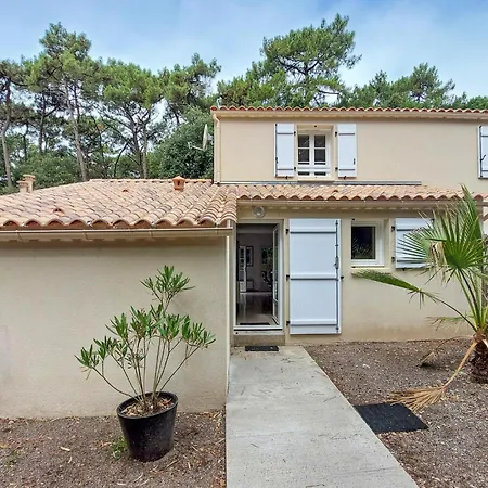 3 Bedroom Lovely In Feriehus Jard-sur-Mer