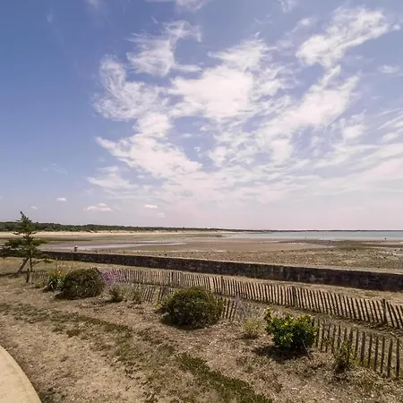 3 Bedroom Lovely In Jard-sur-Mer