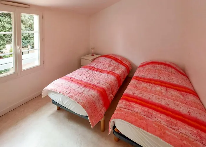 3 Bedroom Gorgeous In Jard-sur-Mer