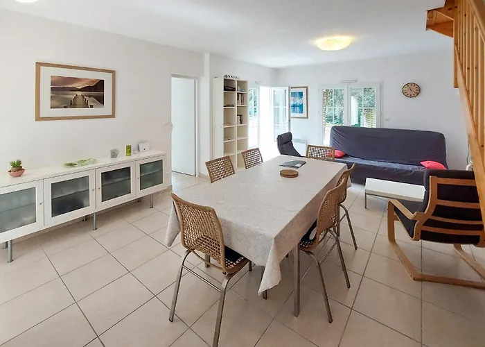 Hébergement de vacances 3 Bedroom Gorgeous In