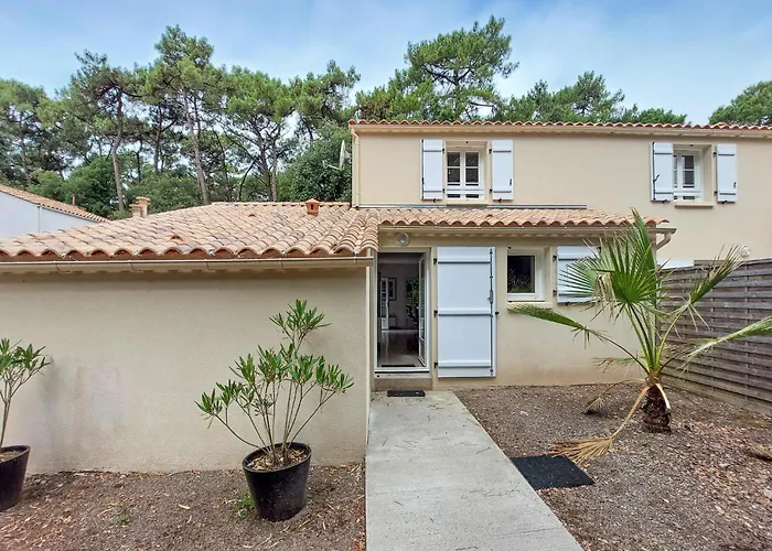 3 Bedroom Gorgeous In Hébergement de vacances Jard-sur-Mer