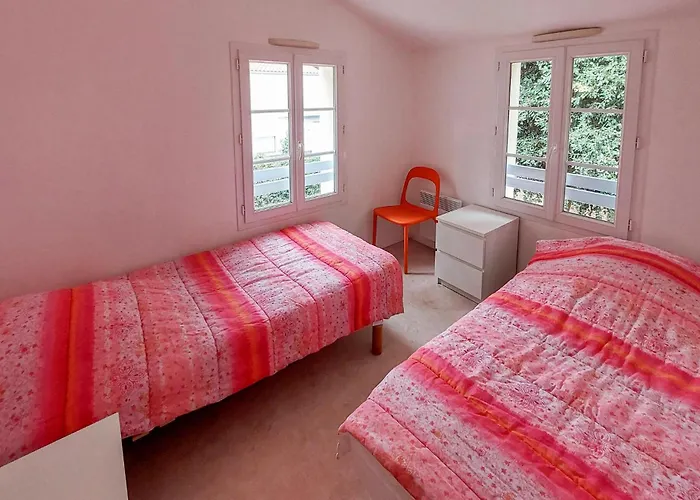 3 Bedroom Gorgeous In * Jard-sur-Mer