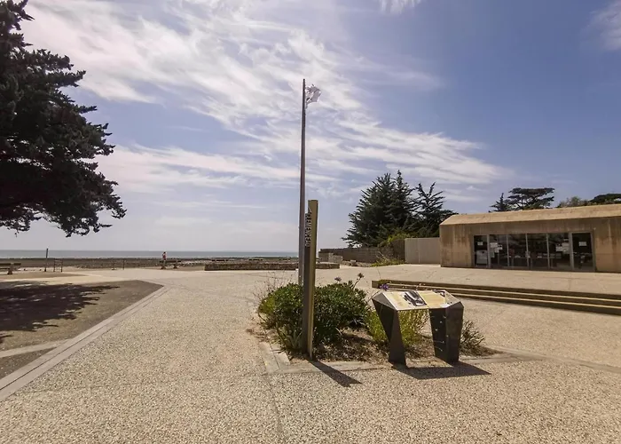 3 Bedroom Gorgeous In Jard-sur-Mer